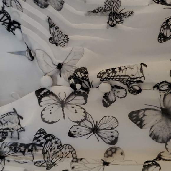 Nice dress shirt - Picture 2 of 3